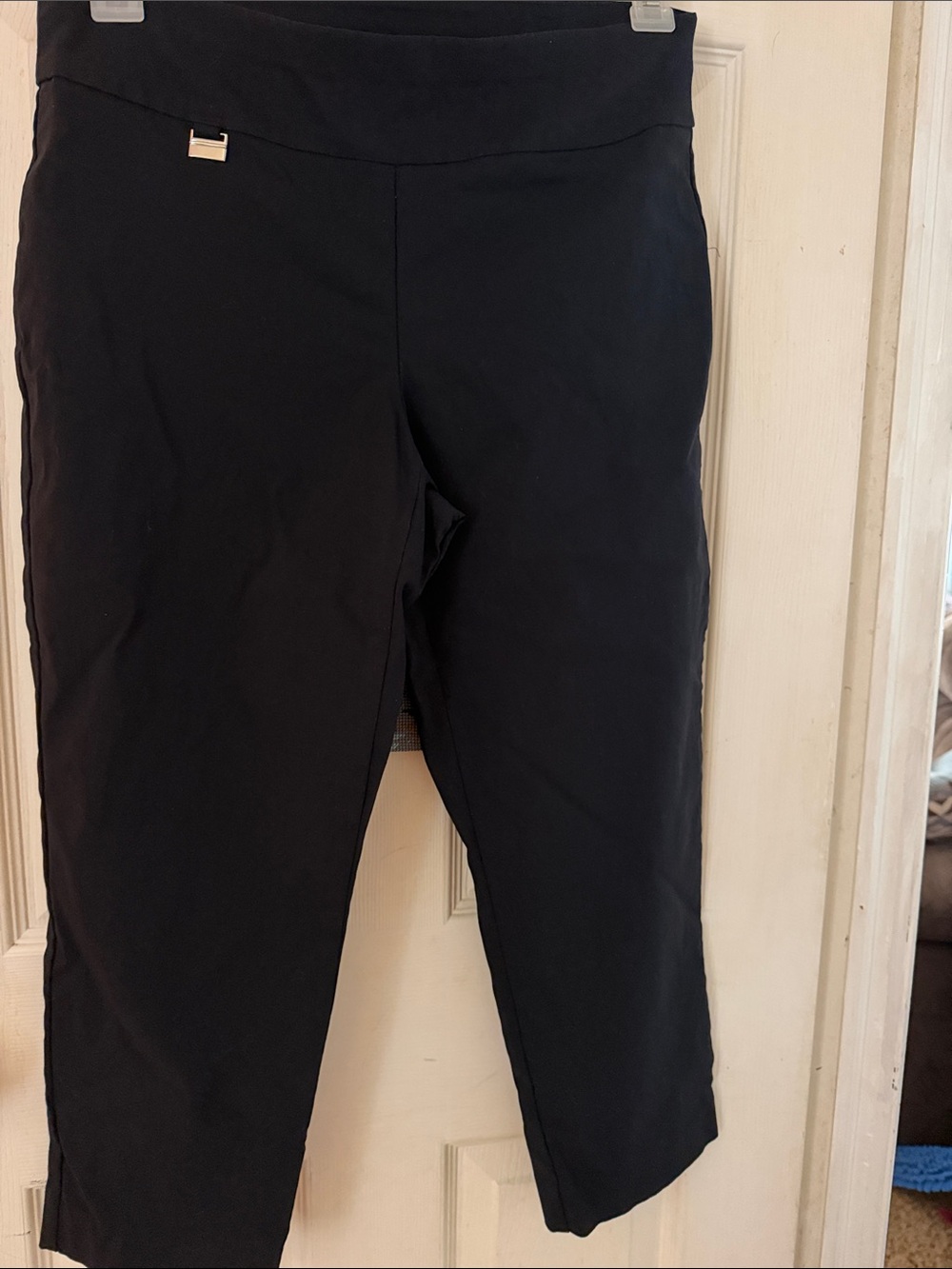 ALFANI Cropped Black Stretch Pants with Sleek Waistband